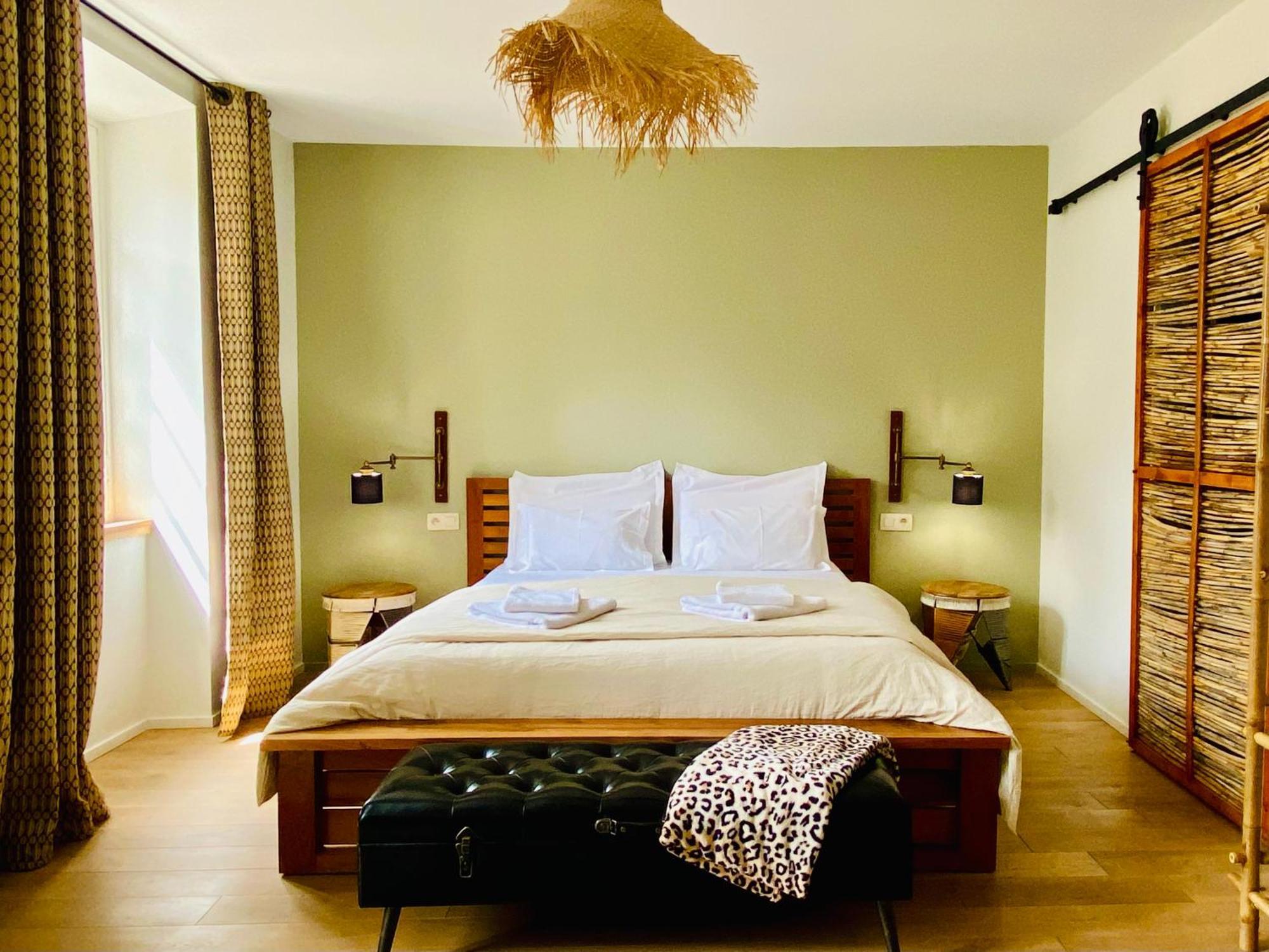 Aux Berges Du Libre Bed & Breakfast Felines-Termenes Phòng bức ảnh